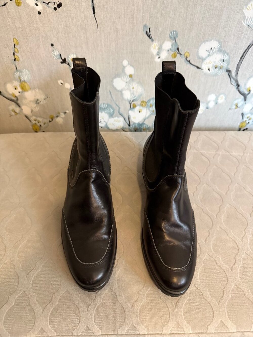 Ferragamo Womens Black Leather Ankle Boot 7 B